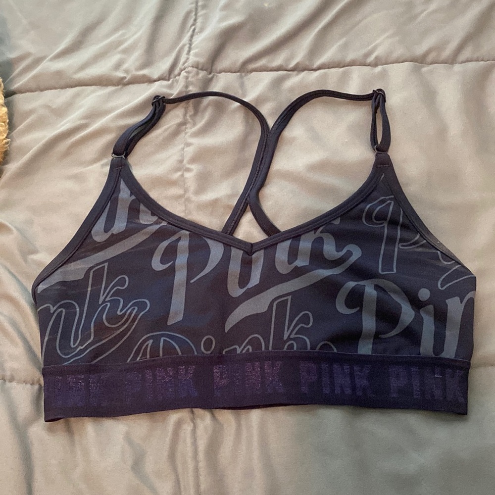 Pink sports bra. Great condition. Size medium